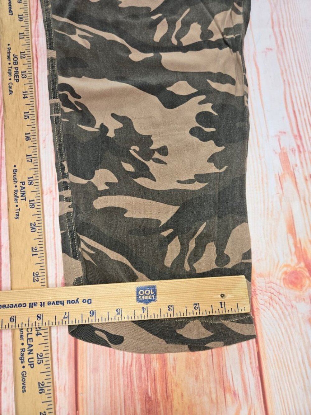 Miss Me Camo Casual Capri Pants Size Large - Picture 8 of 8